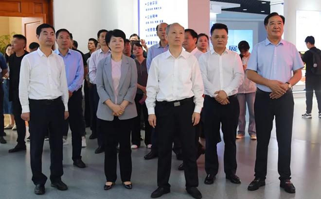 安徽省總工會黨組成員、副主席張勇一行蒞臨安徽天康集團調(diào)研指導(dǎo) 安徽省總工會黨組成員、副主席張勇一行蒞臨安徽天康集團調(diào)研指導(dǎo)
